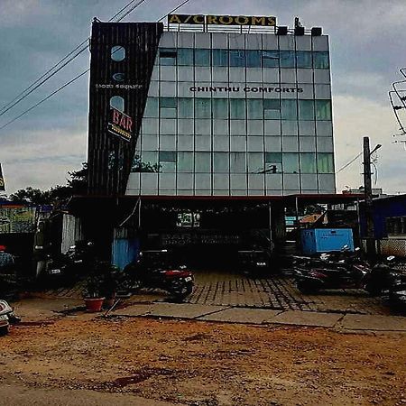Oyo Chinthu Comforts Tumkur Extérieur photo