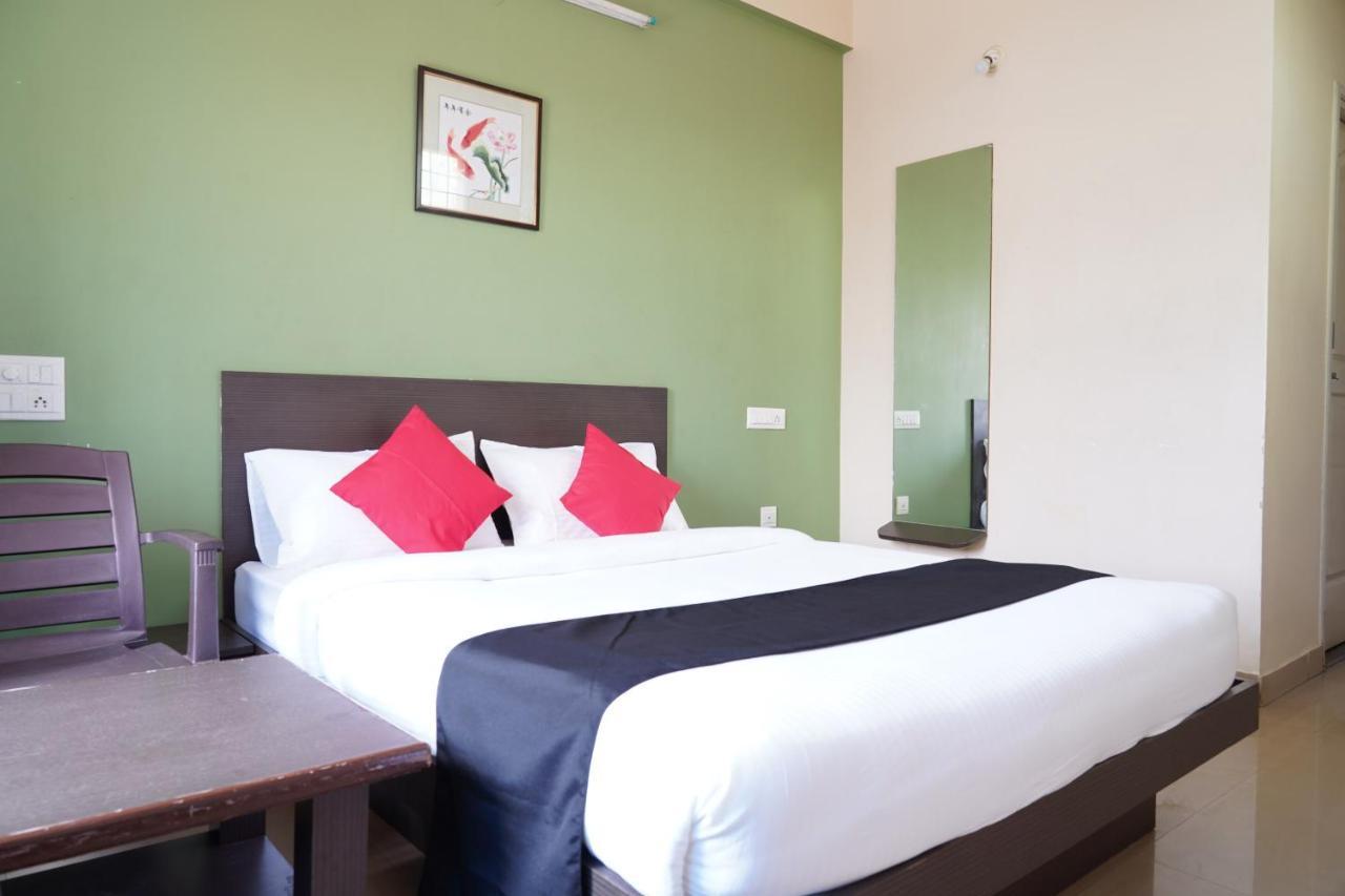 Oyo Chinthu Comforts Tumkur Extérieur photo
