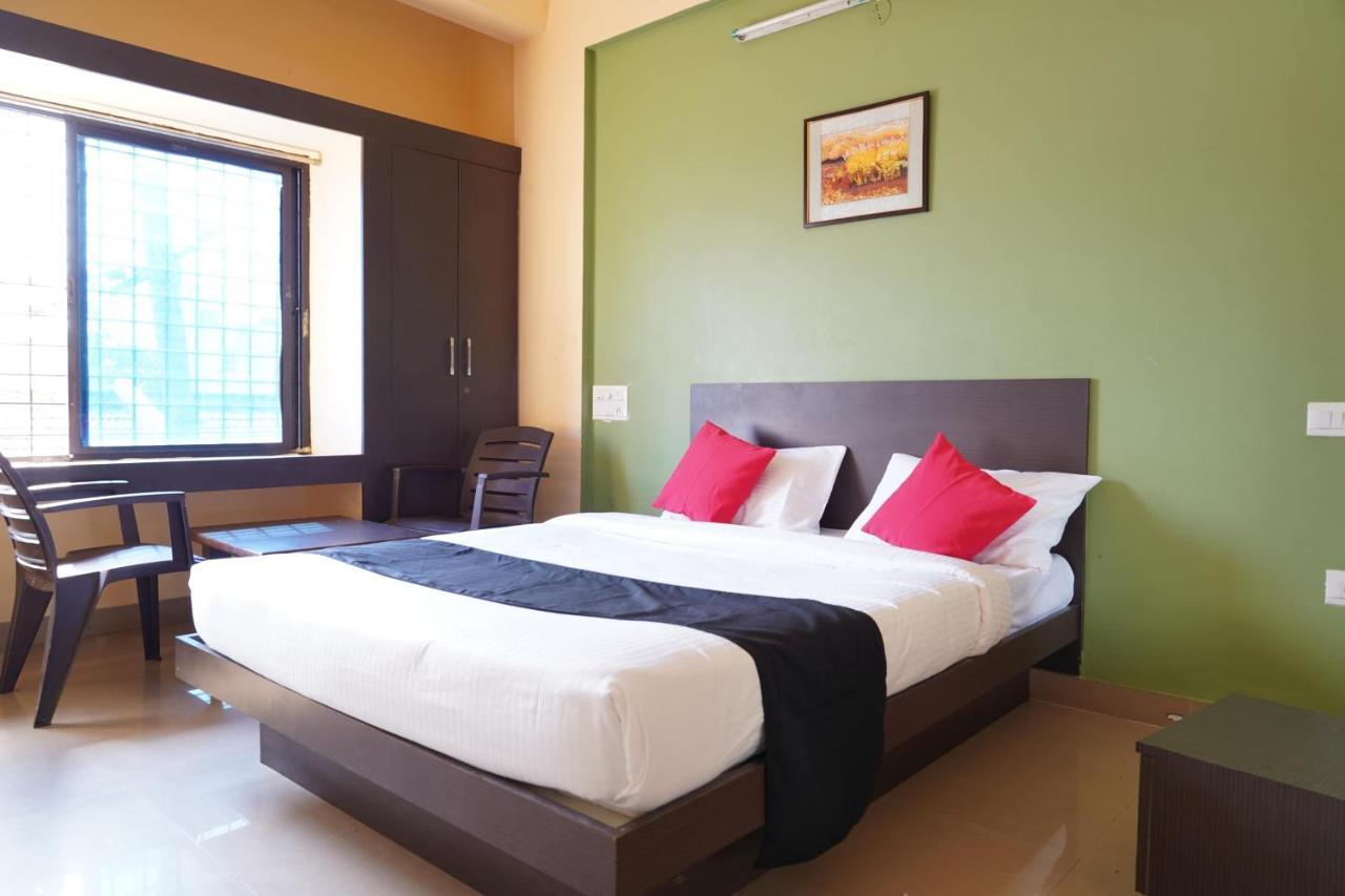 Oyo Chinthu Comforts Tumkur Extérieur photo