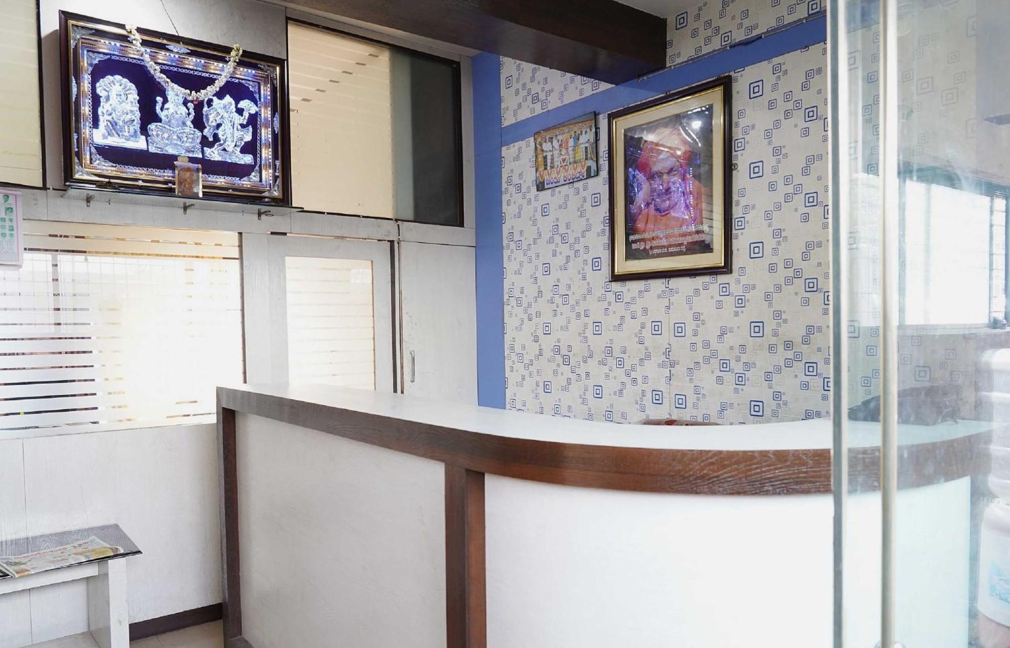 Oyo Chinthu Comforts Tumkur Extérieur photo